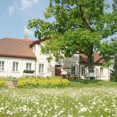 דירות Pāle Bear Manor Lacu Muizina מראה חיצוני תמונה