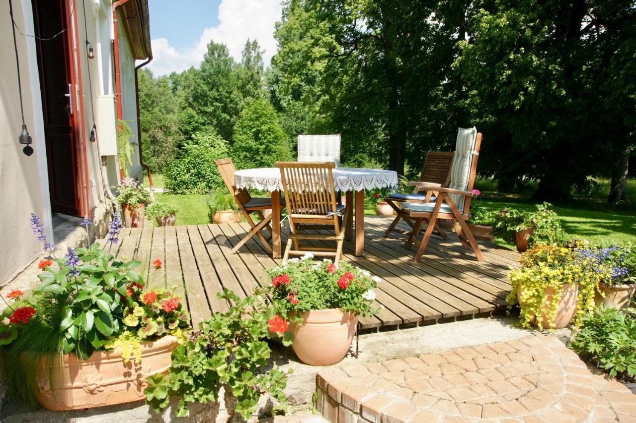 דירות Pāle Bear Manor Lacu Muizina מראה חיצוני תמונה