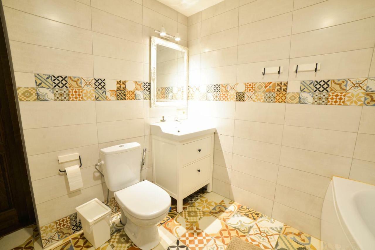 דירות Pāle Bear Manor Lacu Muizina מראה חיצוני תמונה