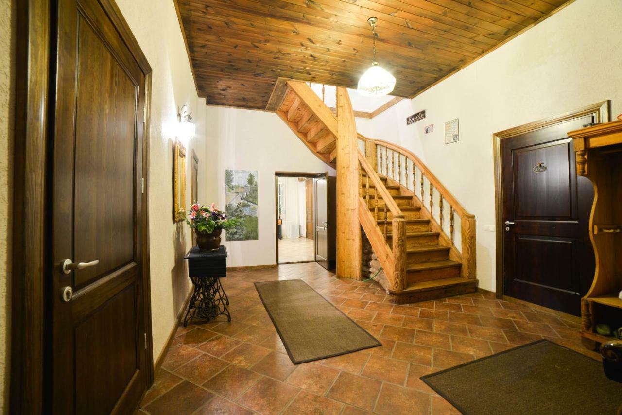 דירות Pāle Bear Manor Lacu Muizina מראה חיצוני תמונה