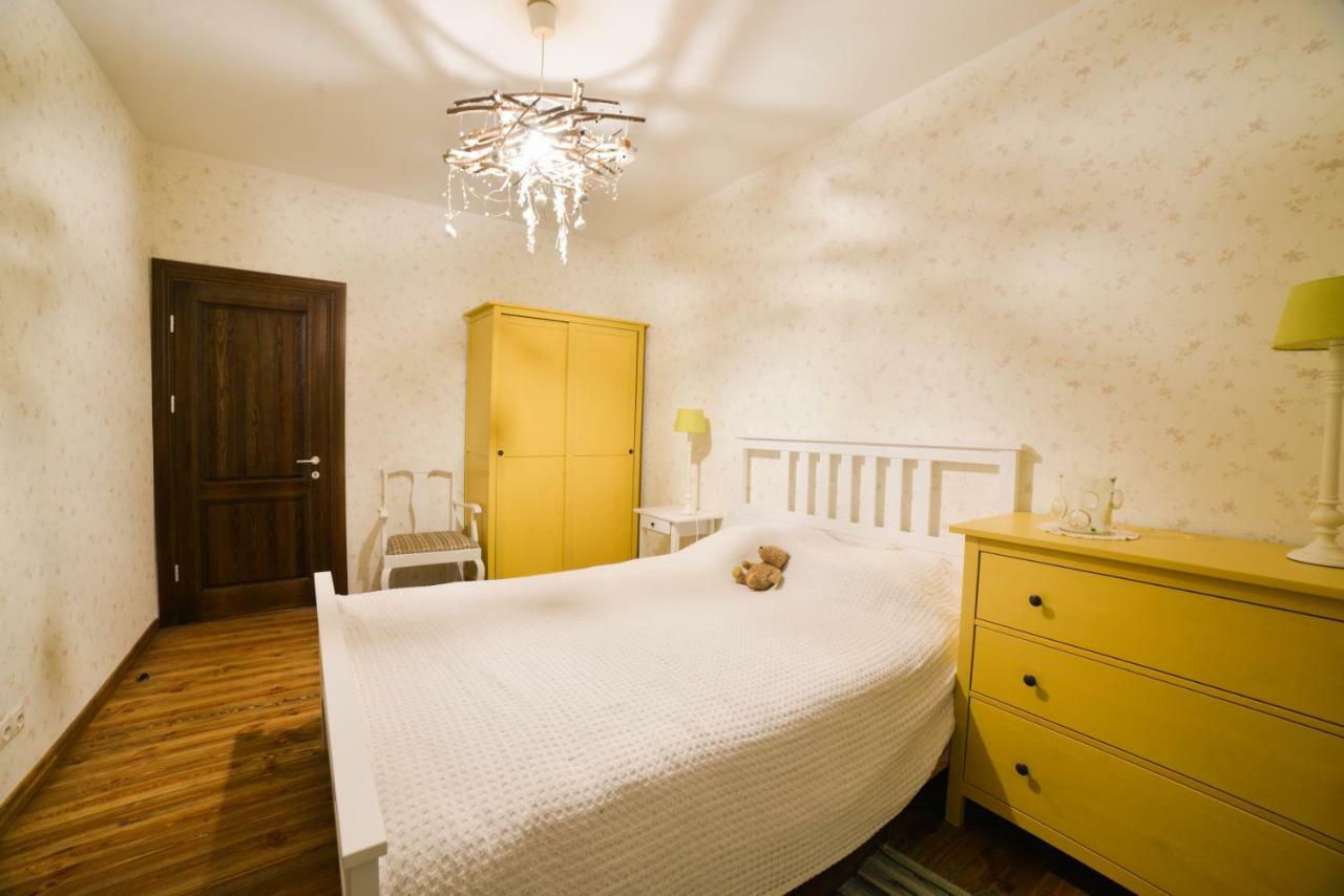 דירות Pāle Bear Manor Lacu Muizina מראה חיצוני תמונה